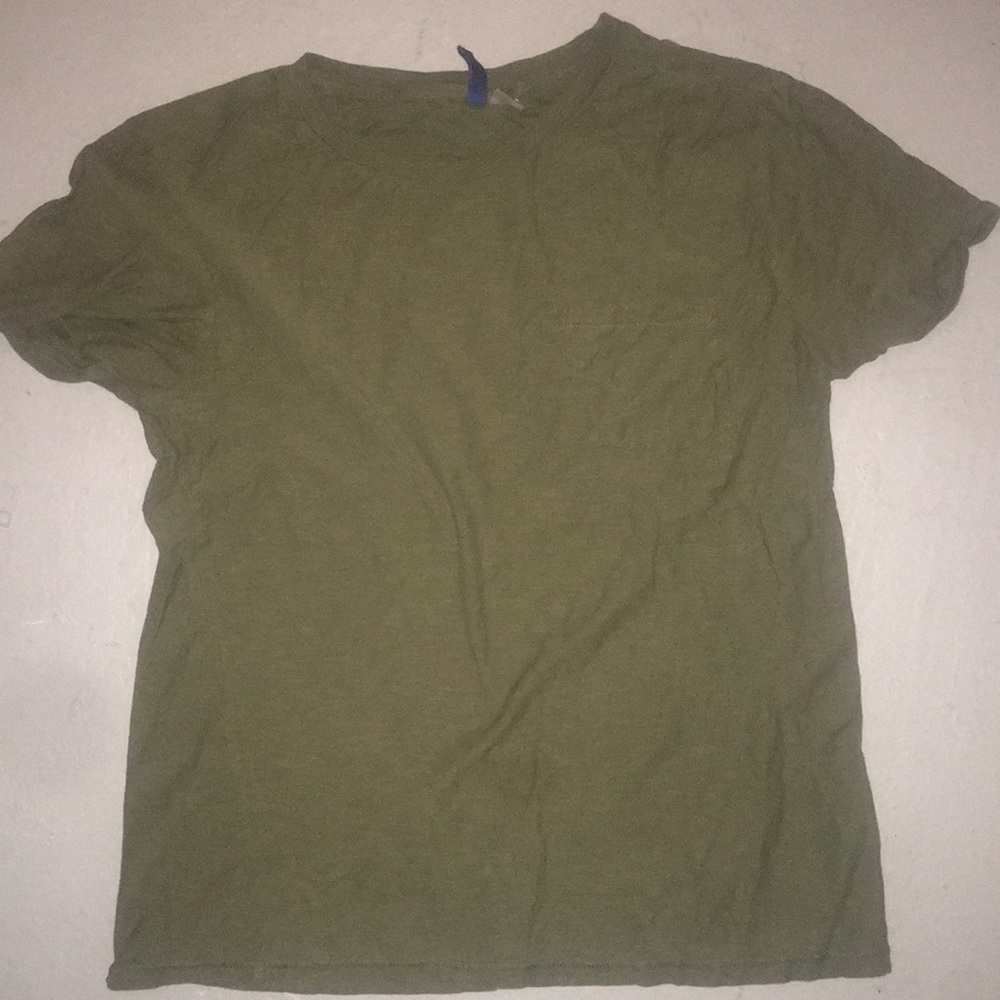 Green shirt short sleeves